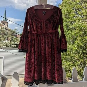 2015 Hot Topic Red Velvet Bell Sleeve Dress